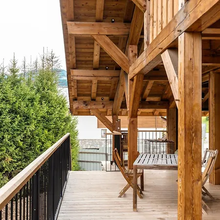 De 8 - 16 Personnes Chalet