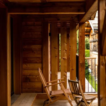 Chalet De 8 - 16 Personnes *